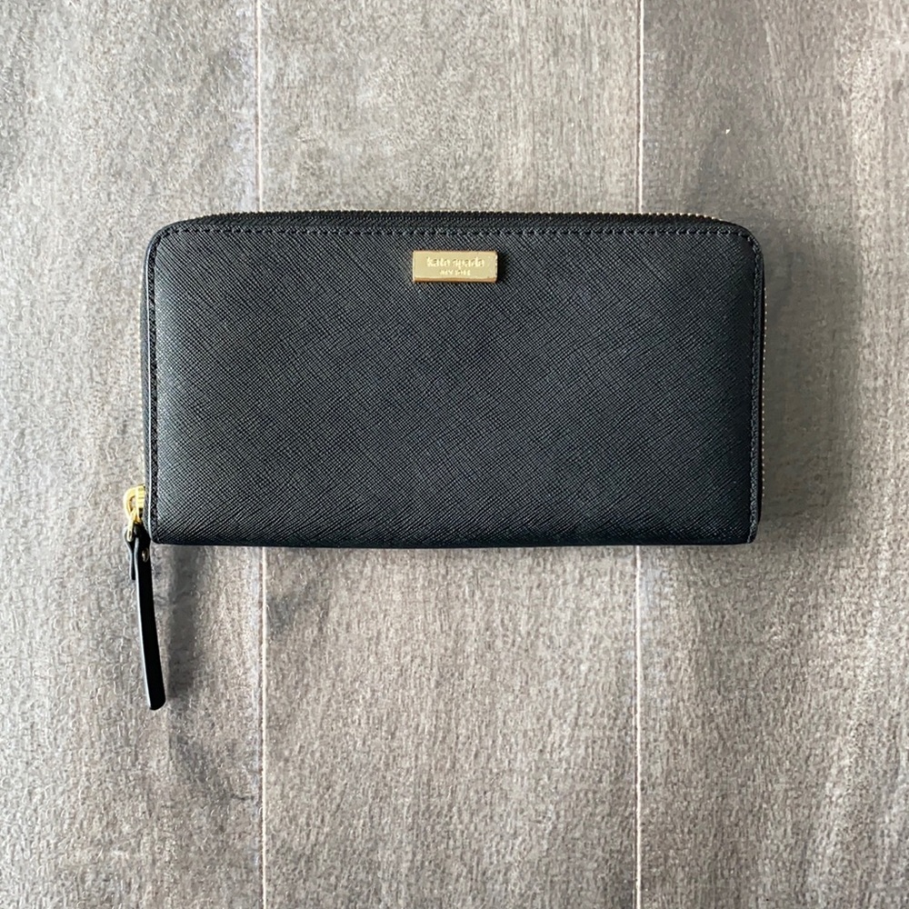 Women’s Kate Spade long wallet